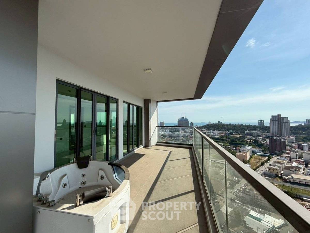 picture 4-BR Condo at Arcadia Millennium Tower close to Pattaya South (ID 2137480) - 2/13