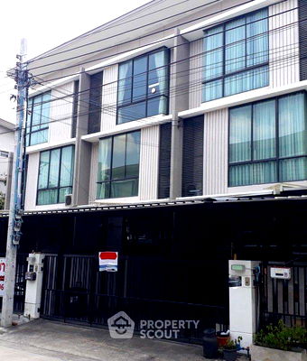 Townhouses for sale Seri Thai Rode : 3-BR Townhouse at Pruksa Ville 81 Ramkhamhaeng-Serithai in Khan Na Yao (ID 2097759)