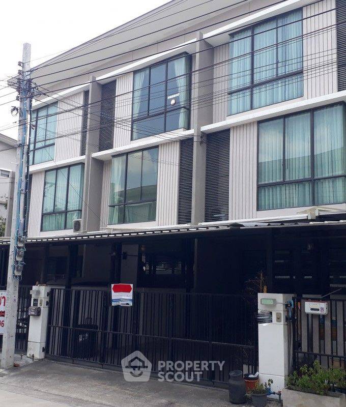 picture 3-BR Townhouse at Pruksa Ville 81 Ramkhamhaeng-Serithai in Khan Na Yao (ID 2097759) - 1/10
