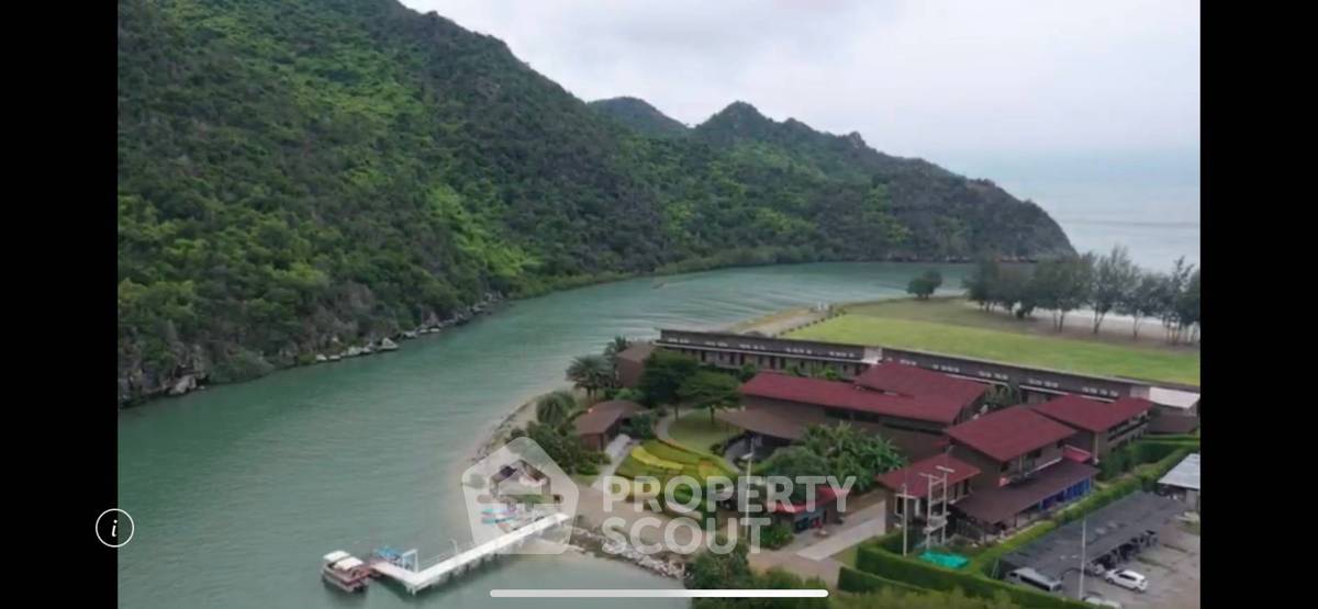 รูป ที่ดินสำหรับปล่อยขาย 35,200 ตารางเมตร แถว ใน สามร้อยยอด (ID 1835695) - รูปที่ 3/18