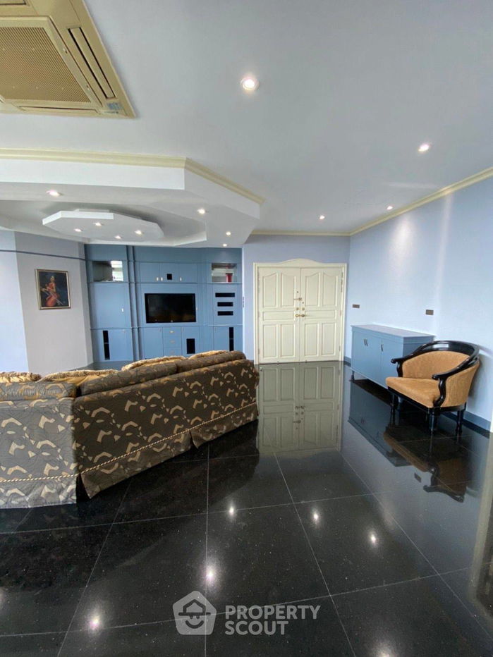 picture 3-BR Condo at Royal River Place in Bang Phong Phang (ID 708270) - 3/33