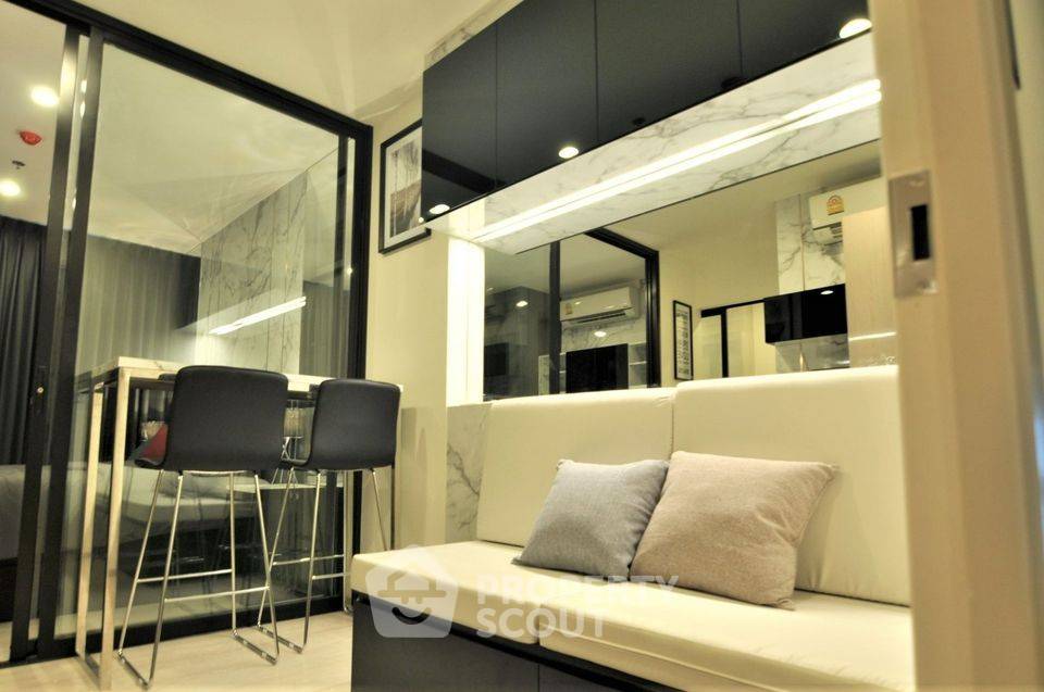 picture 1-BR Condo at Life Asoke near ARL Makkasan (ID 802593) - 4/16