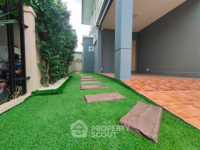 picture 3-BR Townhouse at Pruksa Ville 28 Wongwaen - Rattanathibet near MRT Talad Bang Yai (ID 2150282) - 4/9