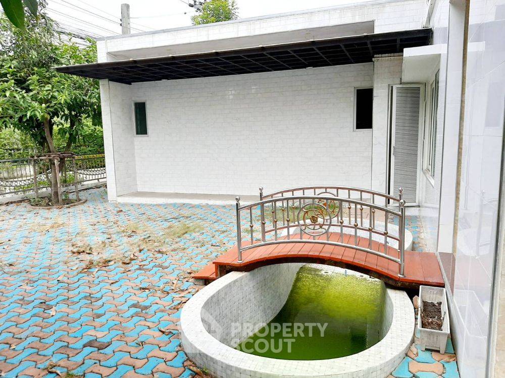 picture 3-BR House at Chaiyapruk Ramintra – Wongwaen 2 in Bang Chan (ID 2150420) - 4/10