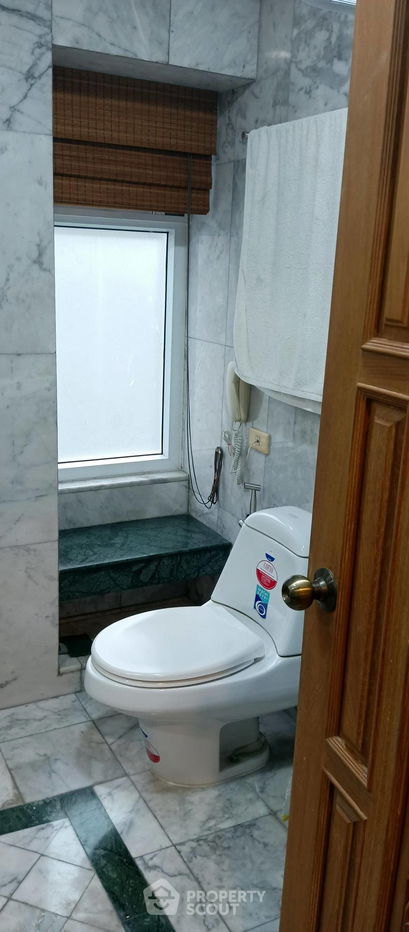 picture 3-BR Condo at Siam Penthouse 1 Condominium near BTS Nana (ID 2054780) - 31/38