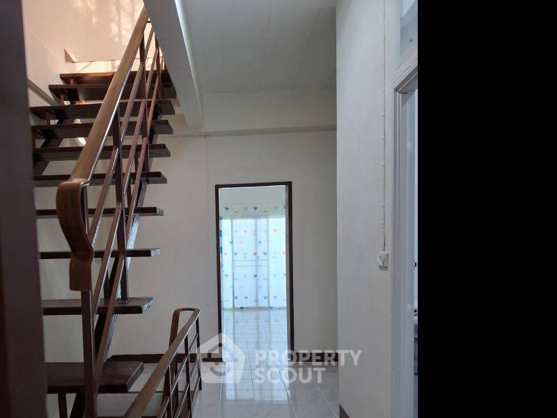 รูป ทาวน์เฮาท์ 4-ห้องนอน ที่ นิลุบล วิลล์ ใน บางพลีใหญ่ (ID 2150470) - รูปที่ 7/9