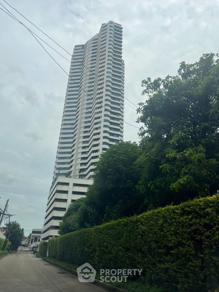 picture 3-BR Condo at Royal River Place in Bang Phong Phang (ID 1073938) - 11/13