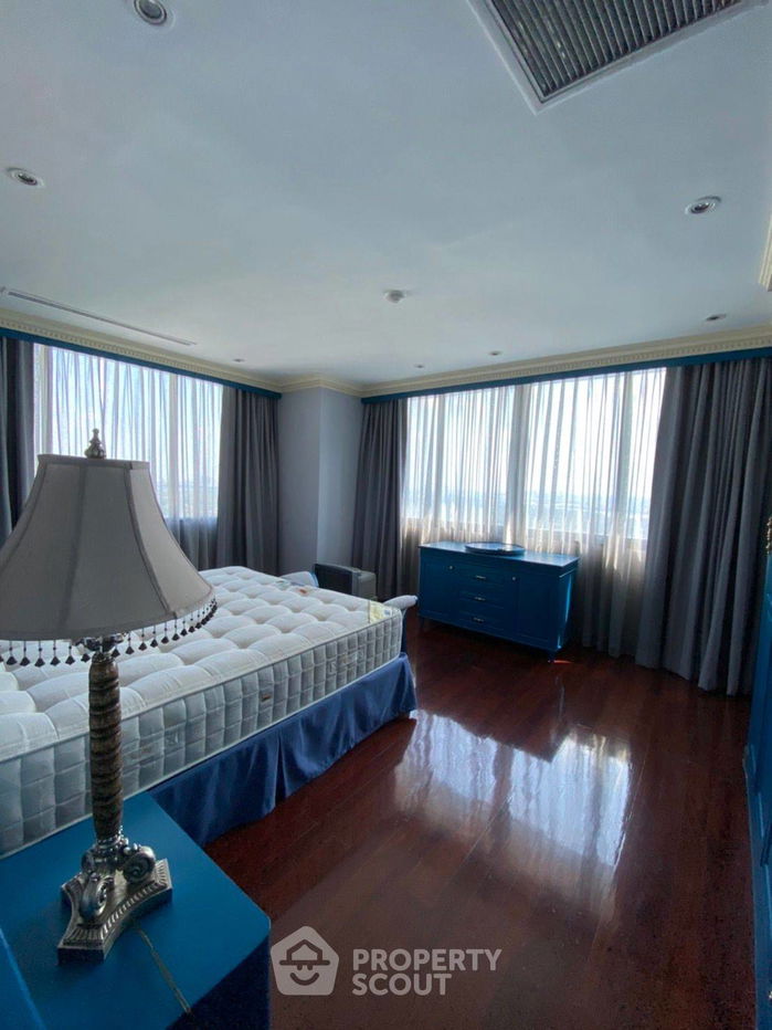 picture 3-BR Condo at Royal River Place in Bang Phong Phang (ID 708270) - 19/33