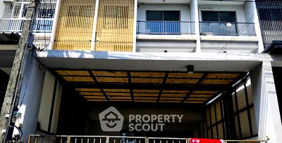 Townhouses for sale Ratchada-Ramintra Road : 3-BR Townhouse at Eco Space Kaset-Nawamin in Khlong Kum (ID 2098175)