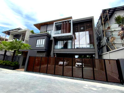 บ้านเดี่ยว ชลบุรี : 𝐇𝐚𝐫𝐦𝐨𝐧𝐲 𝐇𝐢𝐥𝐥𝐬 𝐕𝐢𝐥𝐥𝐚𝐬 𝐏𝐚𝐭𝐭𝐚𝐲𝐚