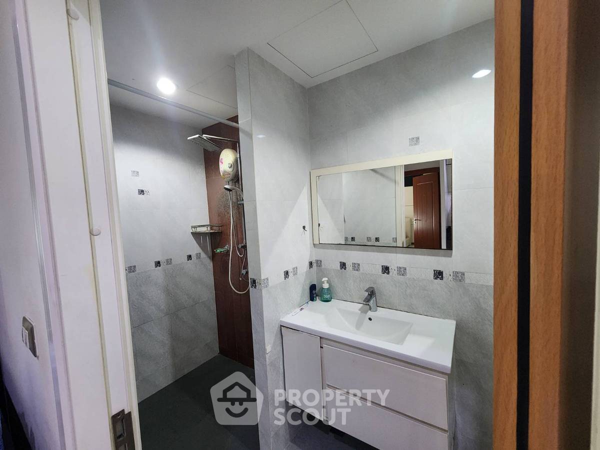 picture 2-BR Condo at The Golden Master Ratchada 19 near MRT Ratchadaphisek (ID 1718253) - 9/9