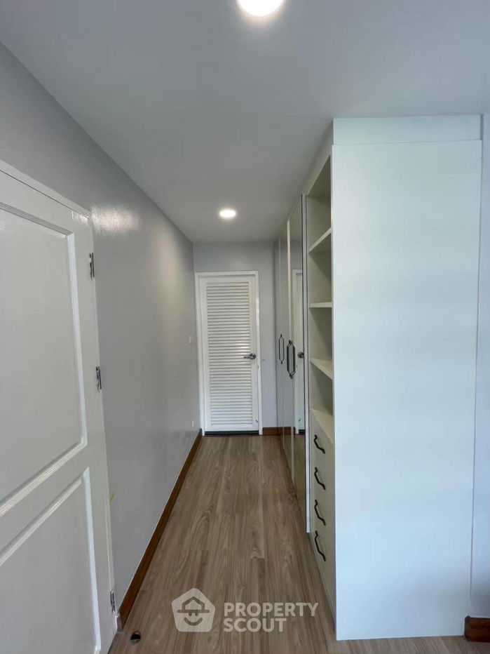 picture 3-BR Condo at Ruamjai Heights Condominium near ARL Makkasan (ID 2116132) - 25/28