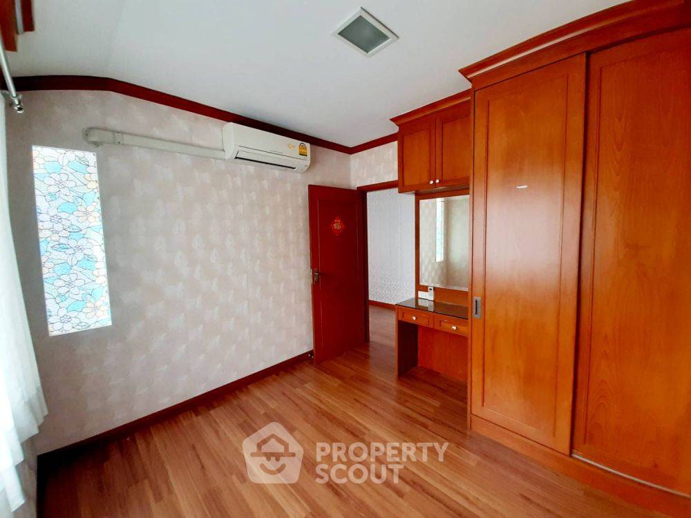 picture 3-BR House at Chaiyapruk Ramintra – Wongwaen 2 in Bang Chan (ID 2150420) - 8/10