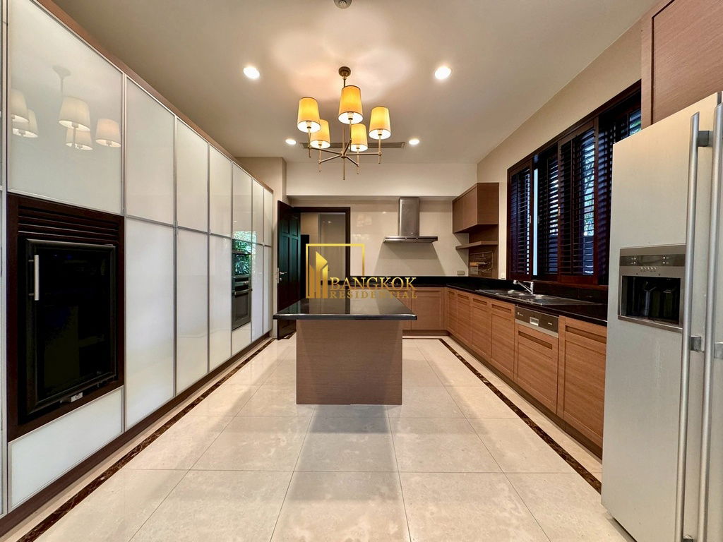 รูป Baan Sukhumvit 18 - Stunning 4 Bed House With Private Pool - BR28270SH - รูปที่ 12/53
