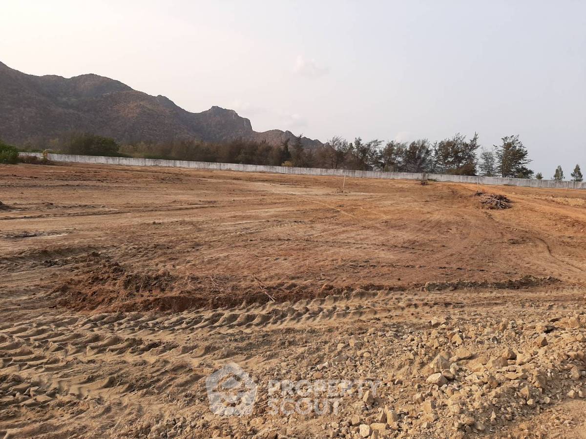 รูป ที่ดินสำหรับปล่อยขาย 35,200 ตารางเมตร แถว ใน สามร้อยยอด (ID 1835695) - รูปที่ 8/18