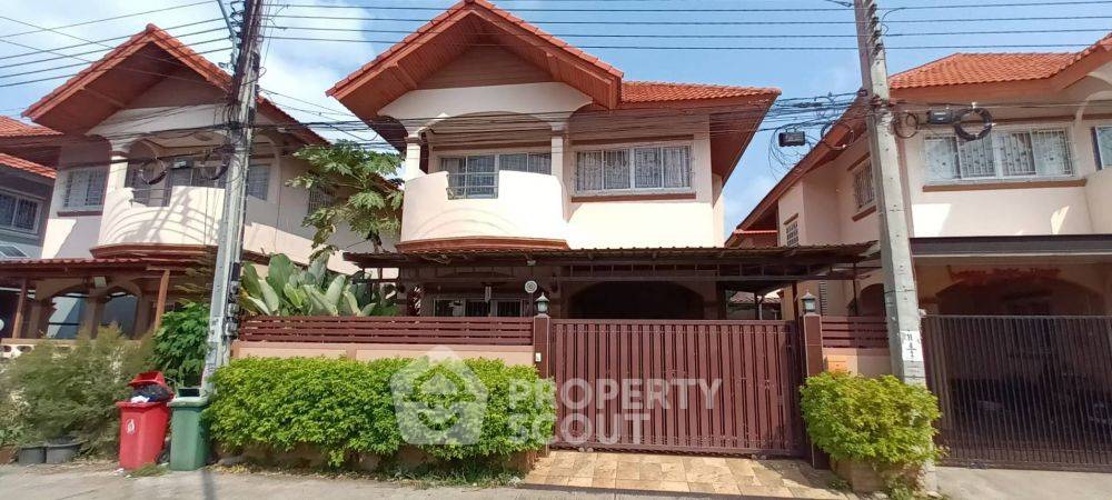 picture 3-BR Condo at Vela De Condo UTCC-Vipawadee 2 near MRT Huai Khwang (ID 2150366) - 2/10