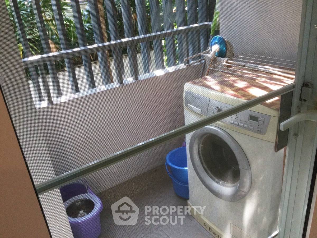 picture 2-BR Condo at The Silk Phaholyothin 3 Condominium near BTS Sanam Pao (ID 995241) - 2/8