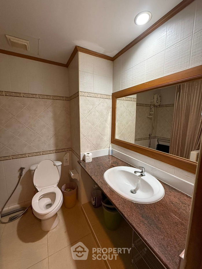 picture 1-BR Condo at Jomtien Thip Condotel close to Jomtien Beach (ID 2137119) - 8/14
