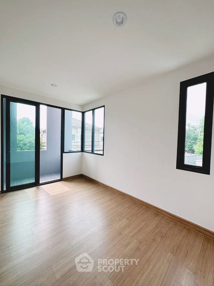picture 3-BR Townhouse at Baan Klang Muang Suksawat in Bang Phueng (ID 1790609) - 6/18