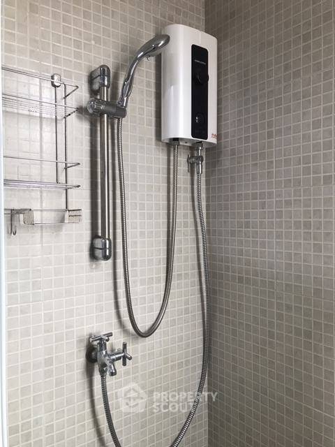 picture 1-BR Condo at The Kris Express 2 near MRT Ratchadaphisek (ID 674171) - 5/9