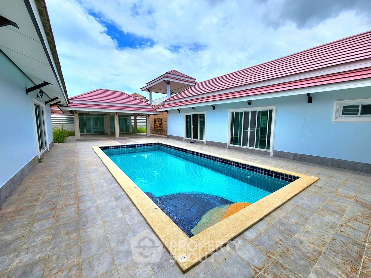 รูป วิลล่า 4-ห้องนอน ที่ บ้านโชคชัย 4 บางเสร่ ใน บางเสร่ (ID 2111273) - รูปที่ 1/15