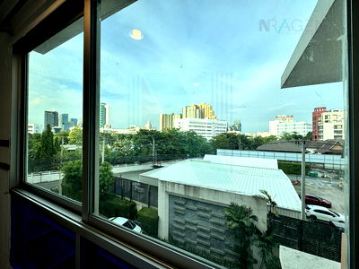 คอนโด จตุจักร : ขายคอนโด ไลฟ์ แอท พหล 18 อาคาร  ชั้น 4 1 ห้องนอน ขนาด 30 ตรม ใกล้ เซ็นทรัลลาดพร้าว