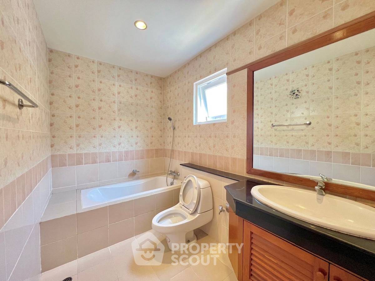 picture 3-BR House close to Pattaya (ID 1540432) - 13/16