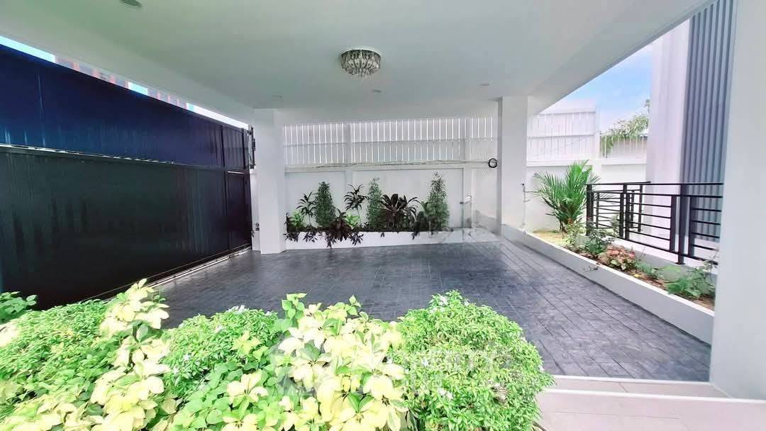 picture 3-BR Villa close to East Pattaya (ID 2155505) - 17/17