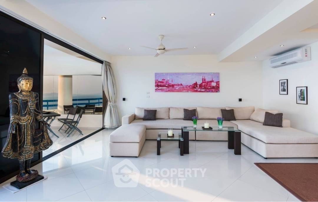 picture 3-BR Duplex at Jomtien Plaza Condotel close to Jomtien Beach (ID 1536895) - 2/17