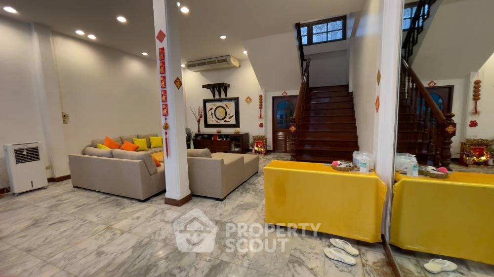picture 4-BR Townhouse near ARL Ramkhamhaeng (ID 1289054) - 4/16