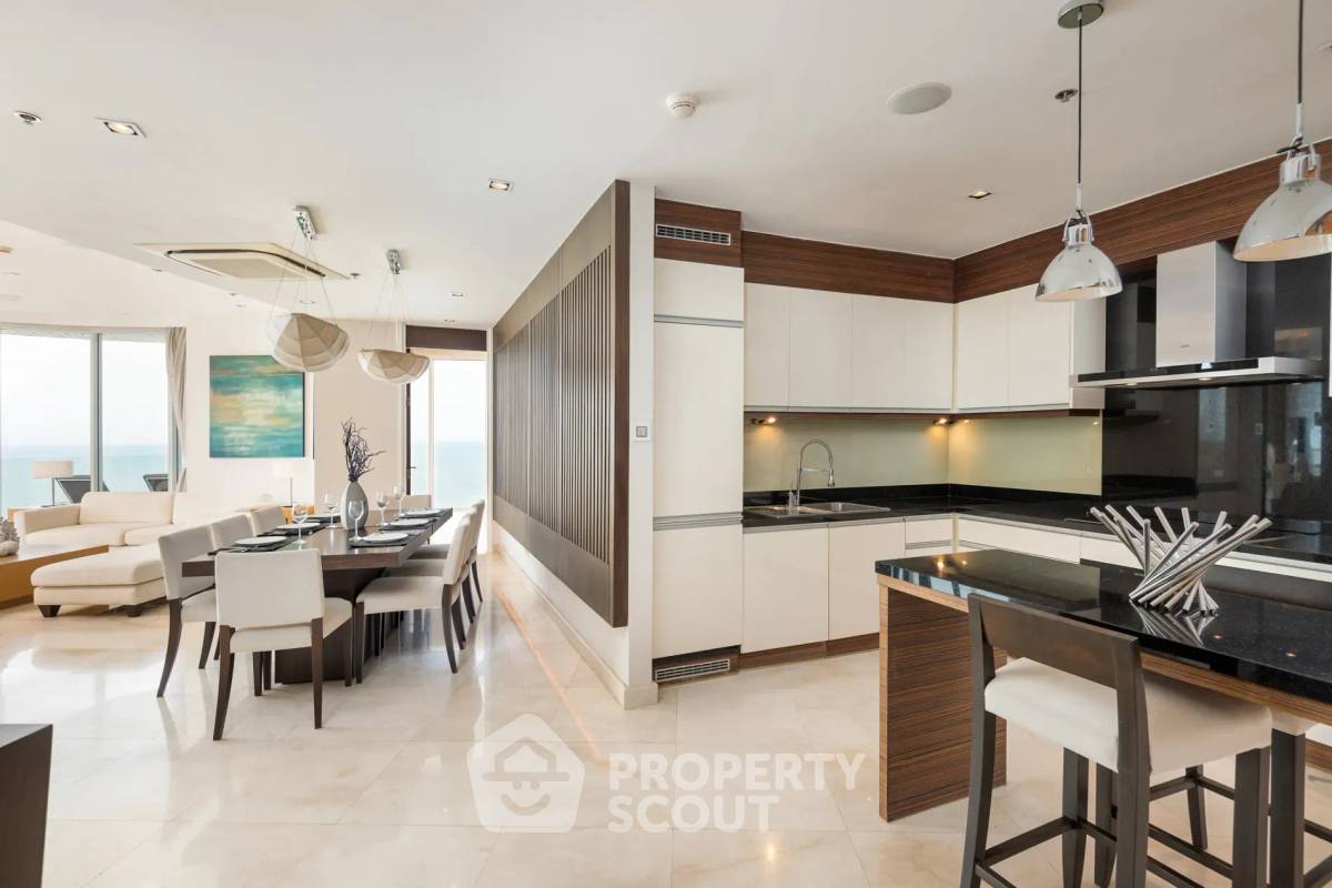 picture 3-BR Condo at The Cove Wongamat close to Pattaya North (ID 1555654) - 6/28