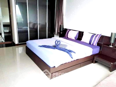 Condos for sale : 2-BR Condo at La Royale Beach Condo close to Pattaya (ID 2057232)