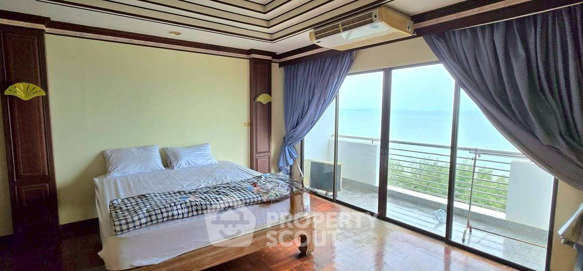 picture 3-BR Condo at Beach Villa Viphavadee Condo close to Bangsaray (ID 2139659) - 3/11
