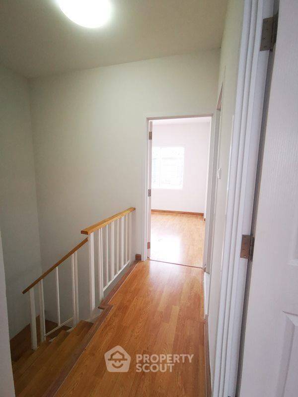 picture 3-BR Townhouse at The Colors Wongwaen-Ramintra in Bang Chan (ID 2150580) - 9/10