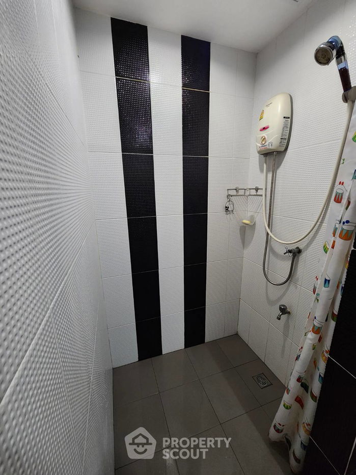รูป คอนโด 1 นอน at The First Condo ใกล้คลองตำหรุ (ID 1139745) - รูปที่ 6/10