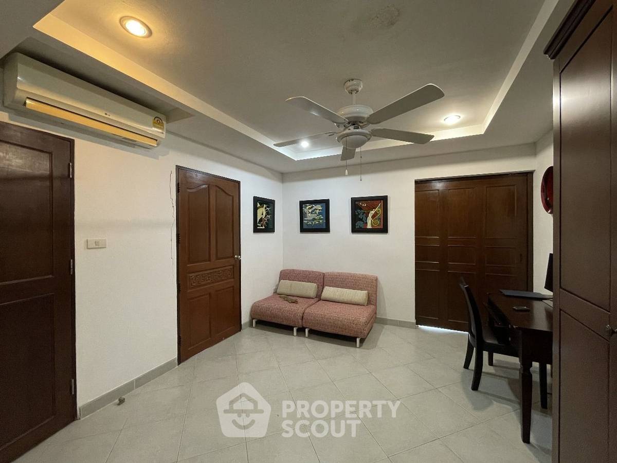 picture 3-BR Condo at Jomtien Beach Mountain Condominiums close to Pattaya (ID 2191298) - 6/19