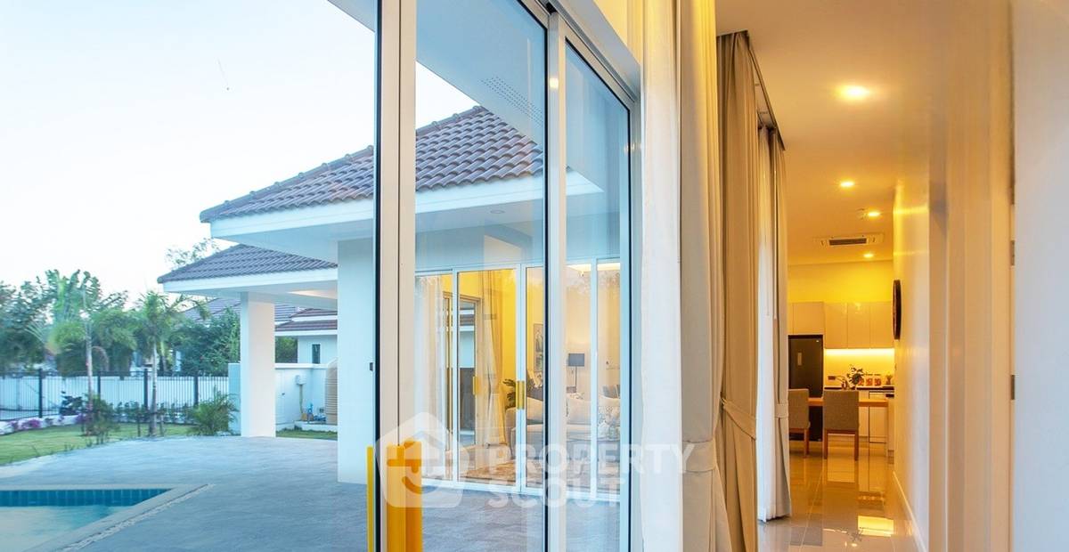 picture 3-BR Villa at L’UX VILLA By Nisasiri Group in Wang Phong (ID 2176897) - 4/5