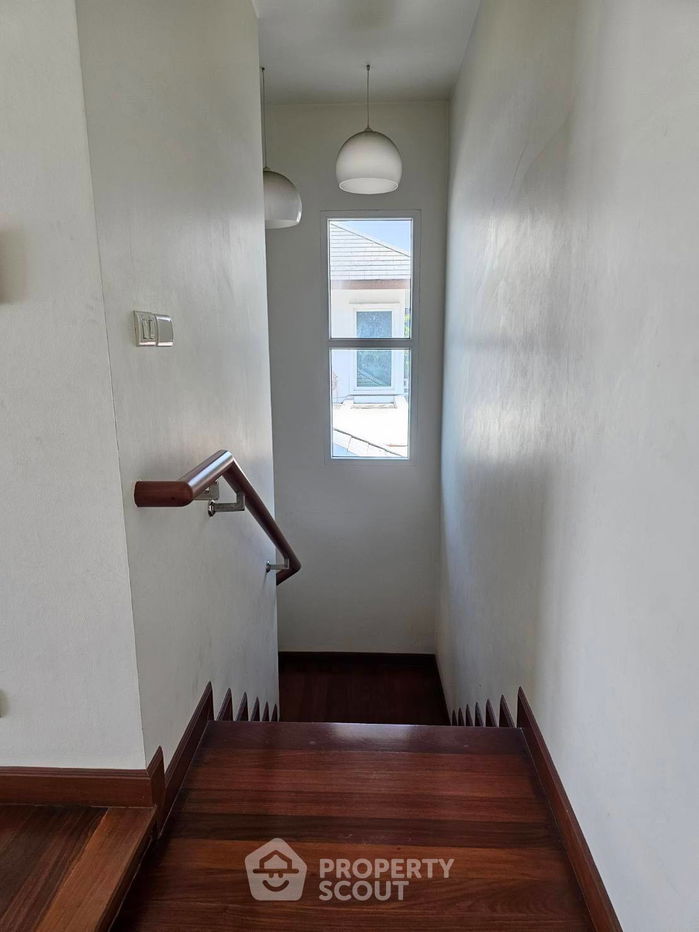รูป บ้าน 4-ห้องนอน ที่ ซีบรีซ วิลล่า พัทยา ใน บางละมุง (ID 2292592) - รูปที่ 16/17