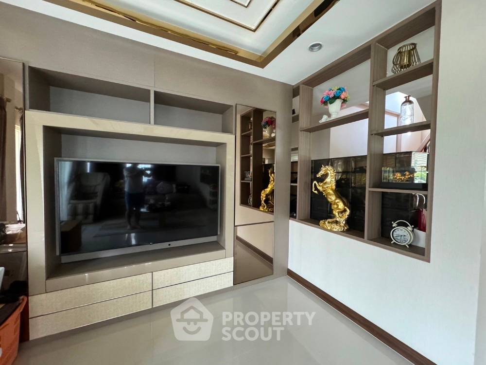 รูป บ้าน 3-ห้องนอน ที่ ลัดดารมย์ อิลิแกนซ์ วงแหวน-สาทร ใกล้ MRT หลักสอง (ID 1761867) - รูปที่ 12/20