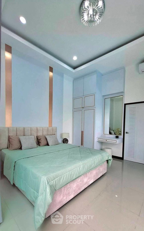 picture 3-BR Villa close to East Pattaya (ID 2155505) - 13/17