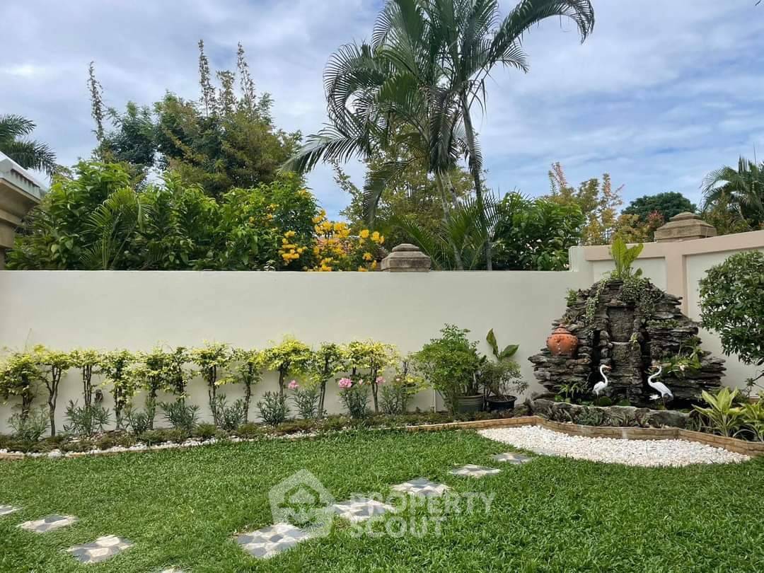 picture 3-BR Villa close to Pattaya (ID 1540114) - 12/20