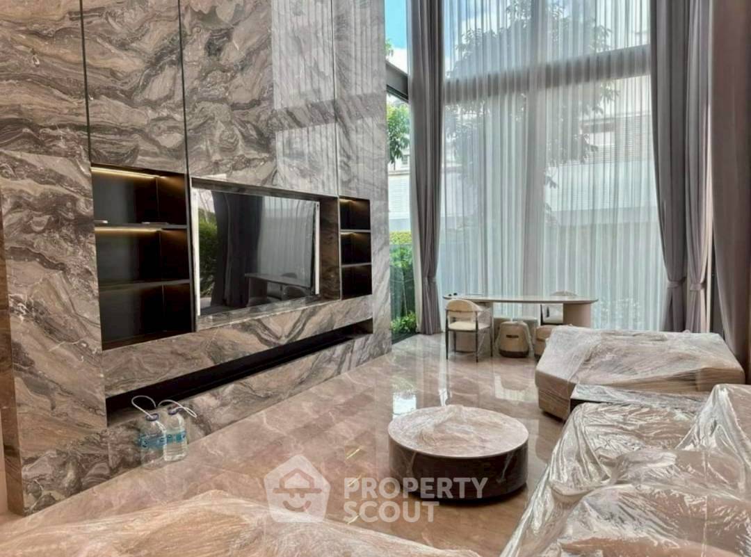 picture 5-BR House at The Gentry Pattanakarn in Suan Luang (ID 2264759) - 12/15