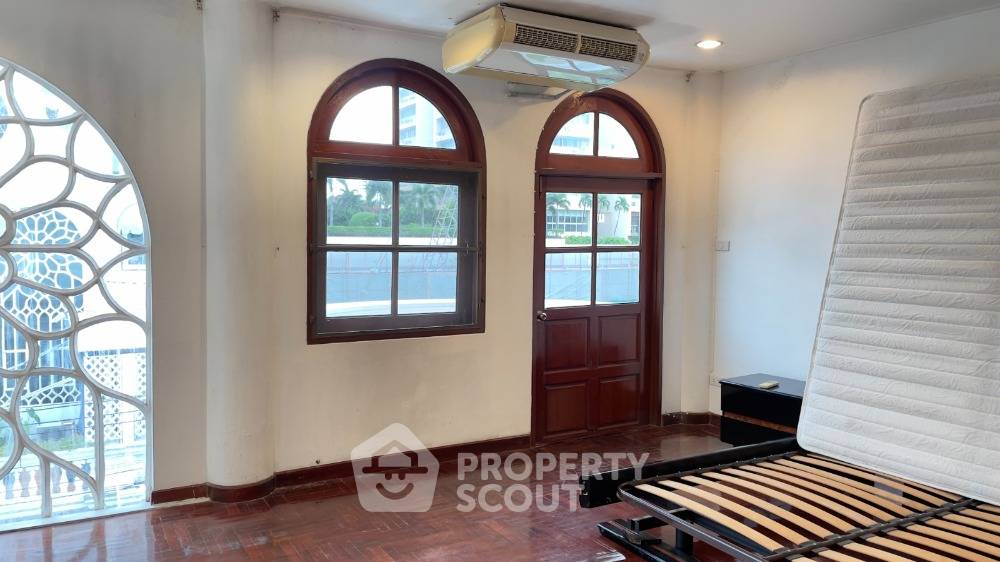 picture 4-BR Townhouse near ARL Ramkhamhaeng (ID 1289054) - 9/16