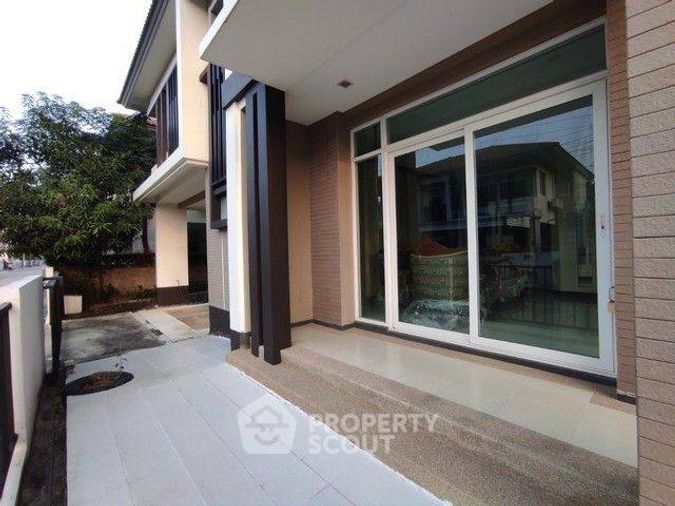 5-bed house for sale, 240 sqm, 65.6 sq wah, Casa Legend Ratchapruk-Pinklao