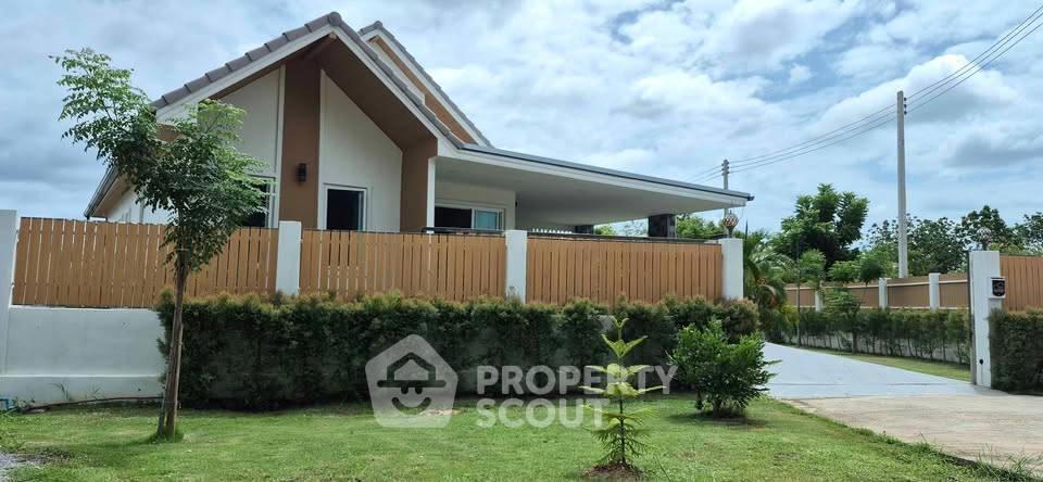 picture 3-BR House in Thap Tai (ID 2289485) - 1/11