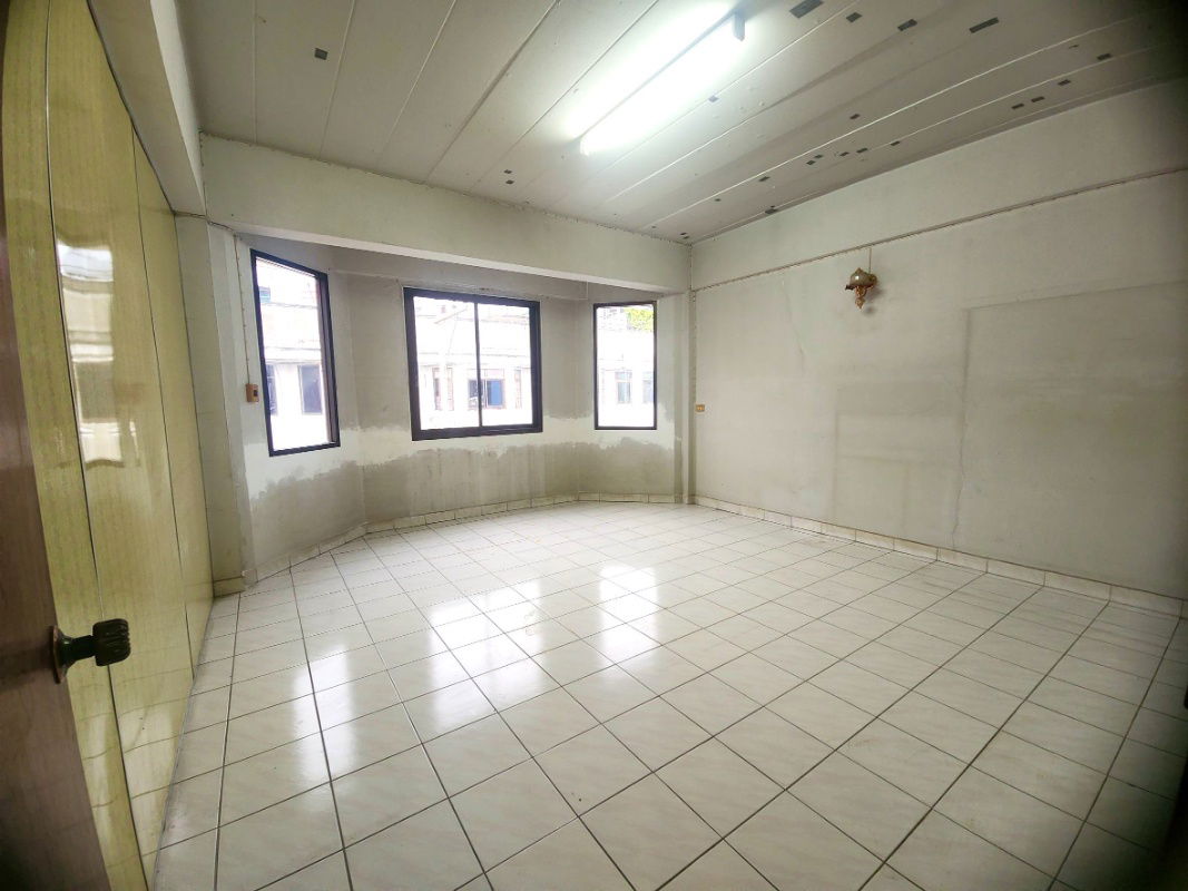 picture The Only 2-Unit Building That Serves Both Home & Business Needs!  2.5-Storey Commercial Building – Fully Renovated at Sritong 2 Village - 6/13