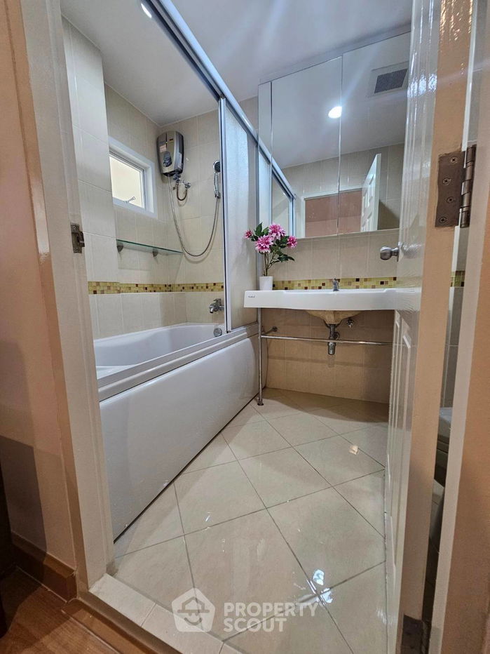 picture 1-BR Condo at Life @ Ratchada near MRT Ratchadaphisek (ID 2289155) - 10/13