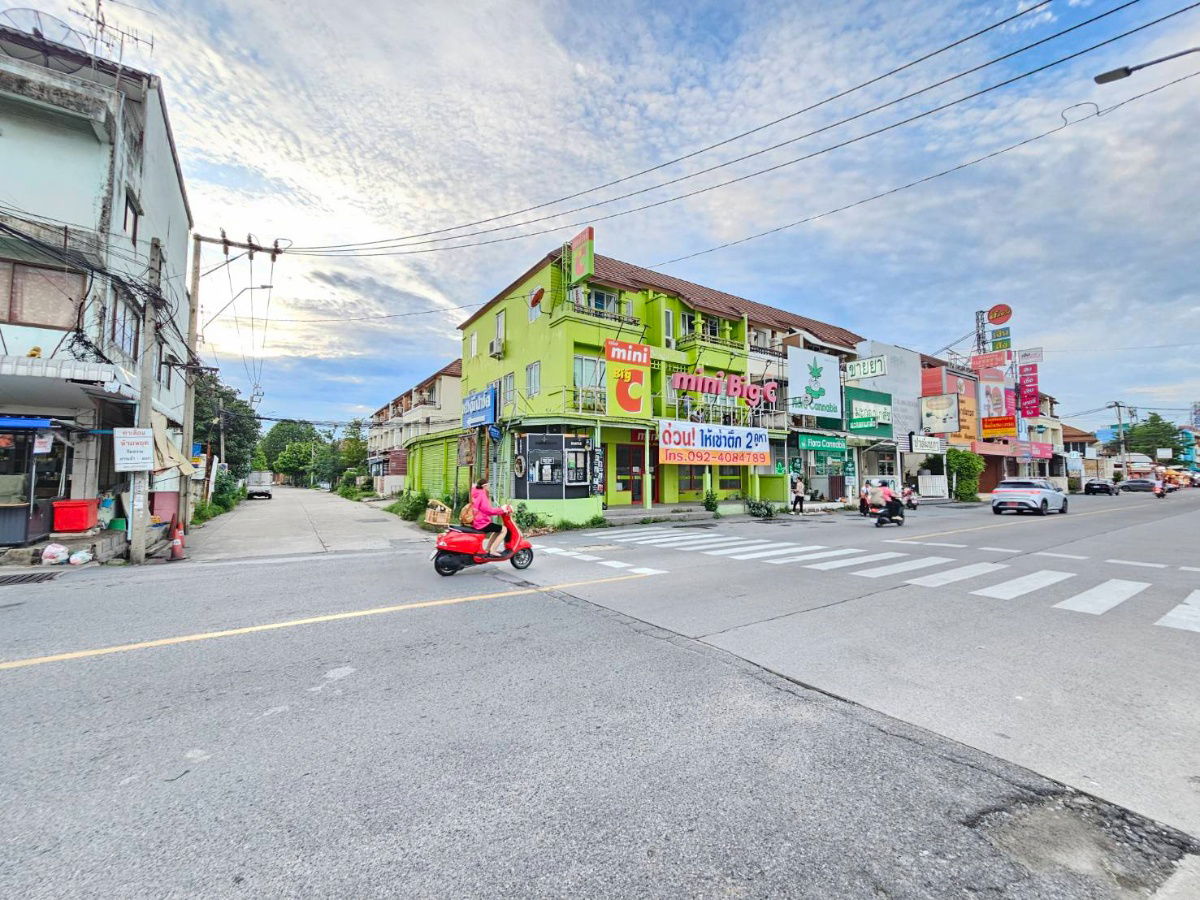 รูป  ให้เช่าตึกทำเลทอง!! ดอนเมือง เหมาะสุด ๆ สำหรับเปิด ร้านกาแฟ | ร้านสะดวกซัก | คลินิก | ร้านขายยา | สปา  | ร้านอาหาร - รูปที่ 4/6