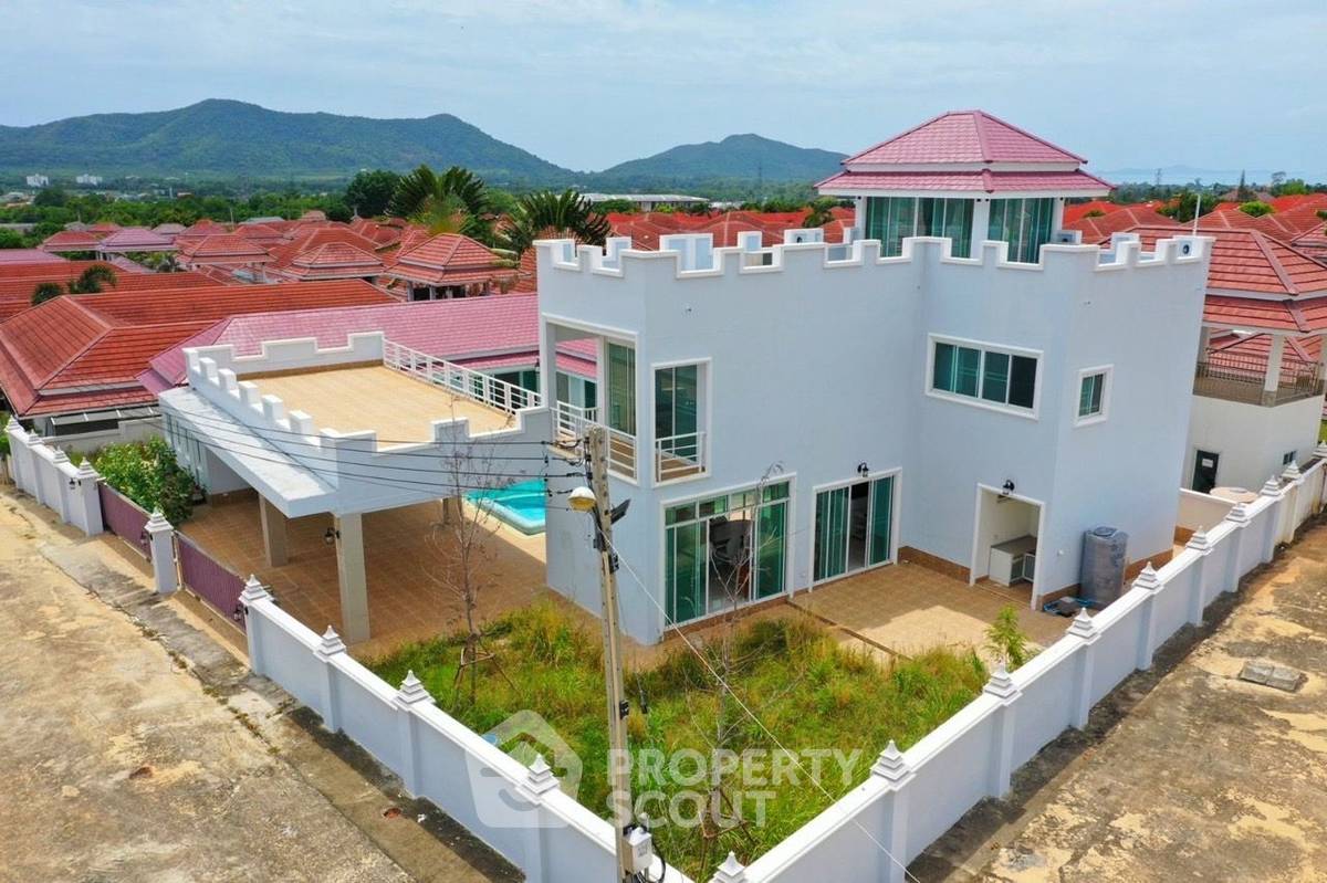 รูป วิลล่า 5-ห้องนอน ที่ บ้านโชคชัย 4 บางเสร่ ใน บางเสร่ (ID 2111281) - รูปที่ 2/21