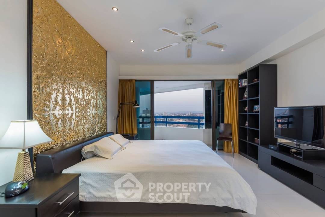 picture 3-BR Duplex at Jomtien Plaza Condotel close to Jomtien Beach (ID 1536895) - 10/17